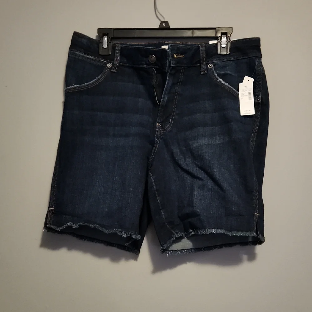 Shorts - Picture 1 of 2